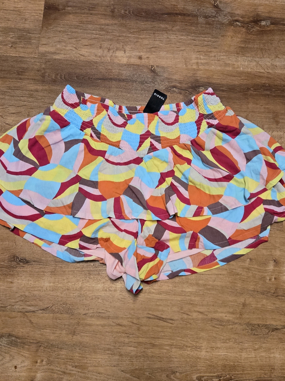 NWT!! torrid Multicolor Retro Wave Ruffle Shorts Skort Size 2 2x